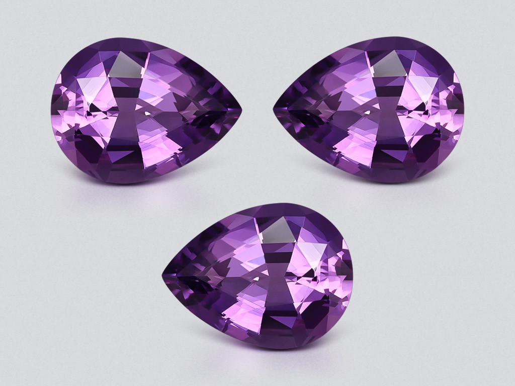 Set aus violetten amethysten im birnenschliff 17.00-20.00 carats, Brasilien Image №1