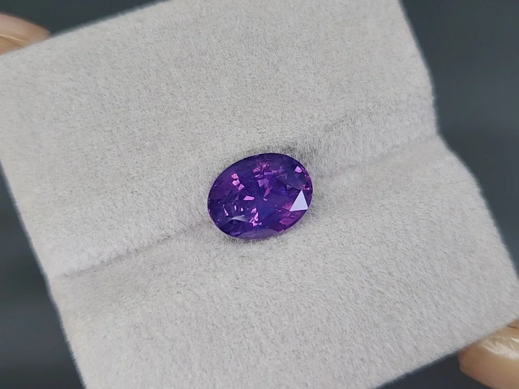 Unheated sapphire with rutile silk effect oval cut 3.60 carats, Sri Lanka Image №4