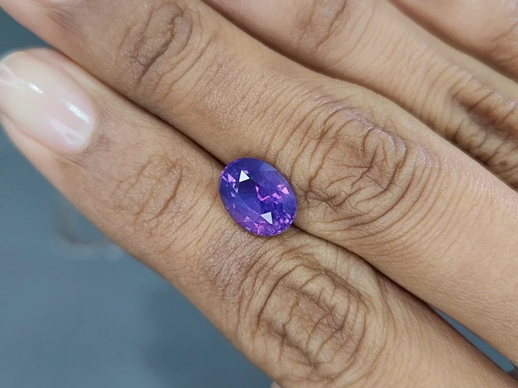 Unheated sapphire with rutile silk effect oval cut 3.60 carats, Sri Lanka Image №2