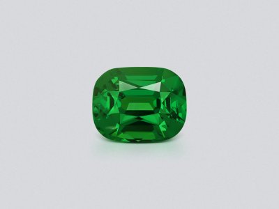 Leuchtend grüner tsavorit granat im kissenschliff 5,00 carats, Tansania  photo