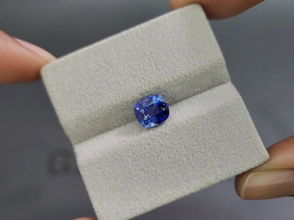 Unheated sapphire Royal Blue cushion cut 2.55 carats, Sri Lanka Image №4