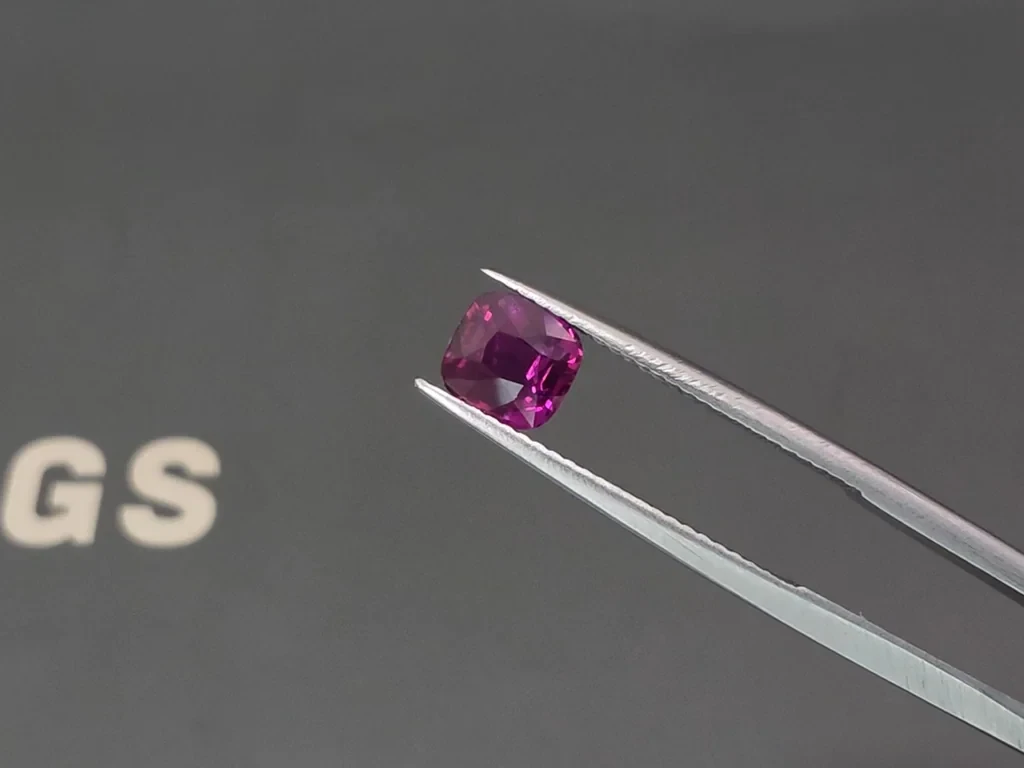 Unheated rubin im kissenschliff 1,56 karats, Mosambik Image №3