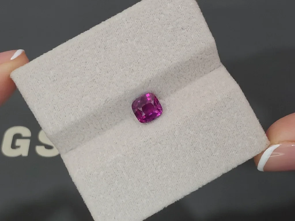 Unheated rubin im kissenschliff 1,56 karats, Mosambik Image №4