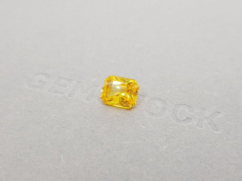 Bright yellow radiant cut sapphire 3.07 ct, Sri Lanka Image №3
