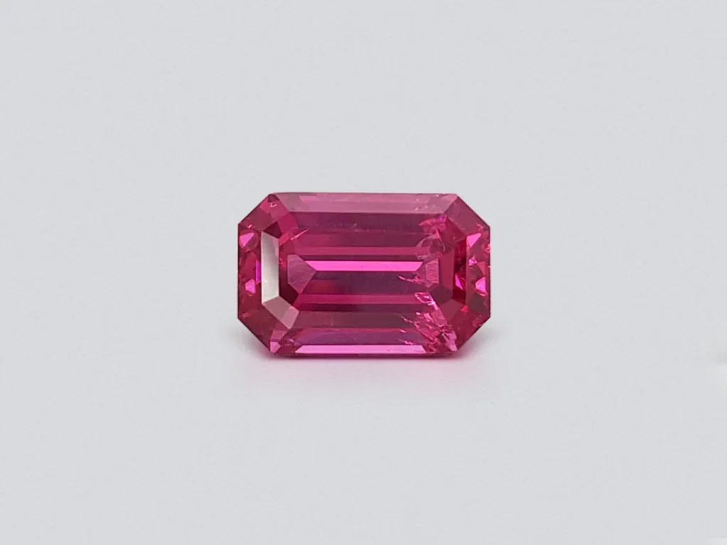 Vibrant pink Mahenge spinel 6.15 ct, Tanzania Image №1