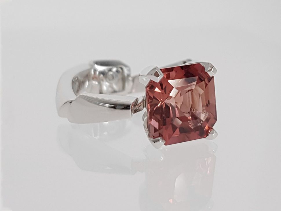 Ring with rubellite tourmaline 3.88 ct  in 18K white gold Image №2