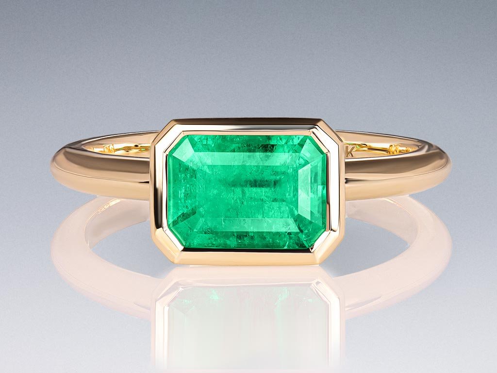 Ring with Muzo Green emerald 1.57 ct in 18K yellow gold Image №1