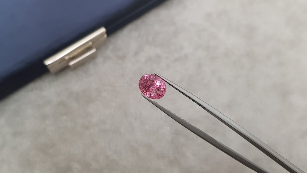 Pamir rich pink spinel oval cut 3.63 carats Image №3