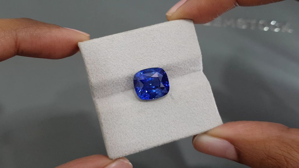 Unique blue sapphire of rare Peacock or Electric Blue color in cushion cut 9.28 ct, Sri Lanka Image №4