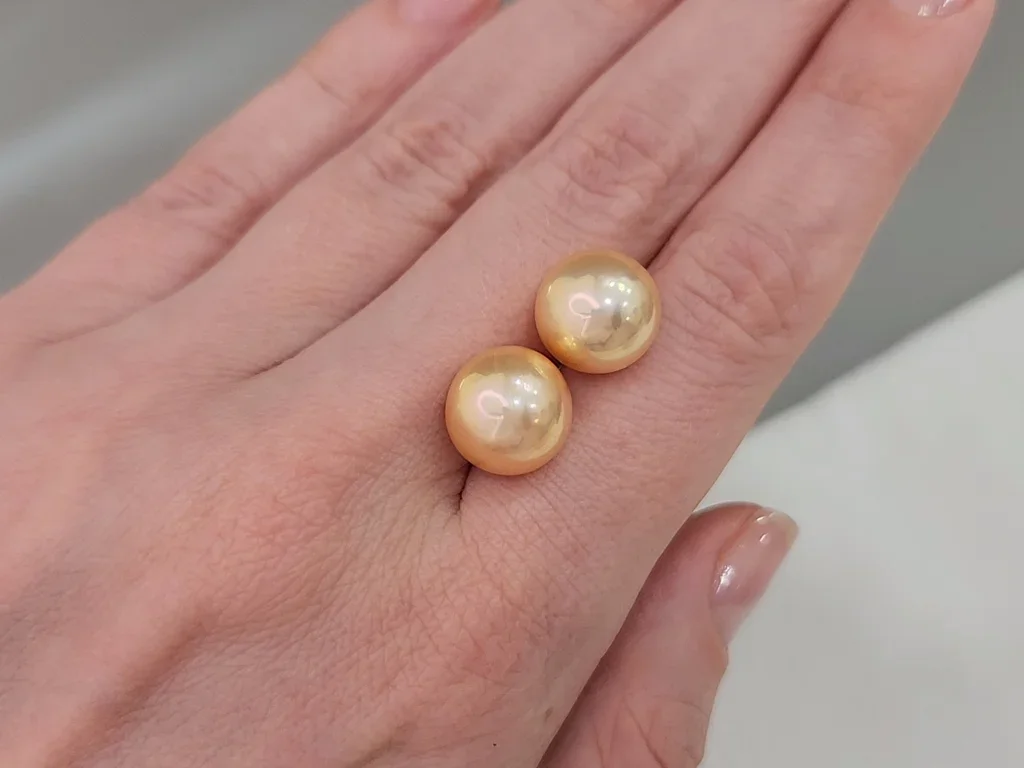 Pair of 11.5 mm freshwater pearls with high luster Image №2