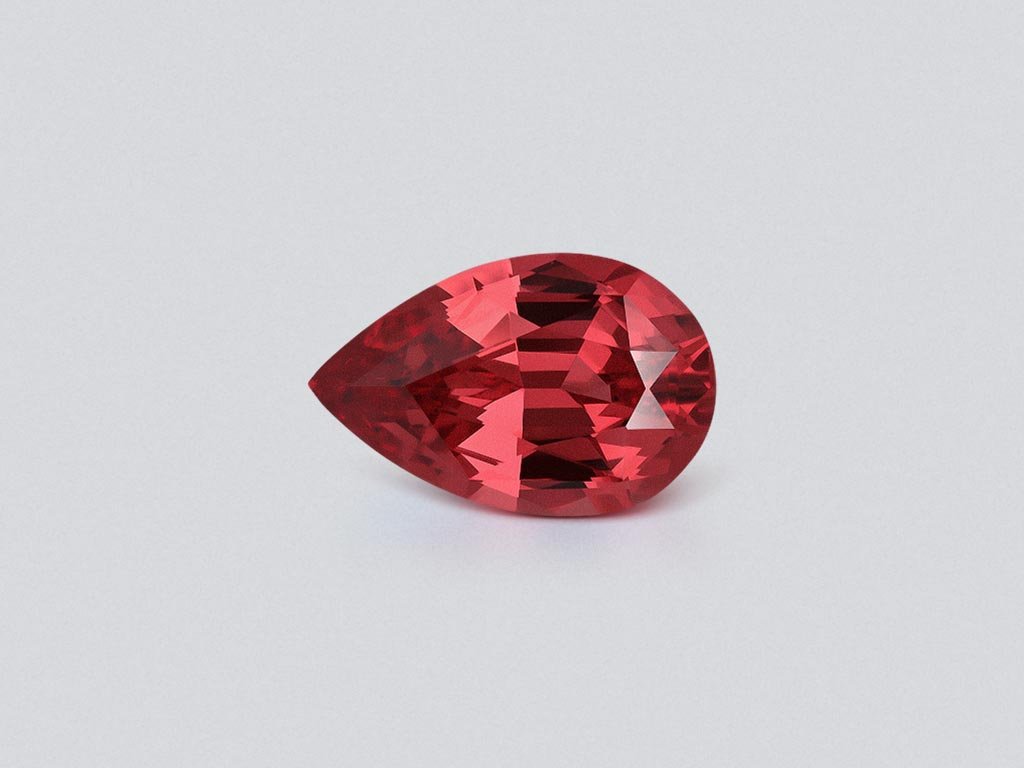 Espinela Mahenge de color rojo intenso y rosa, talla pera, 3,63 ct, Tanzania Image №1