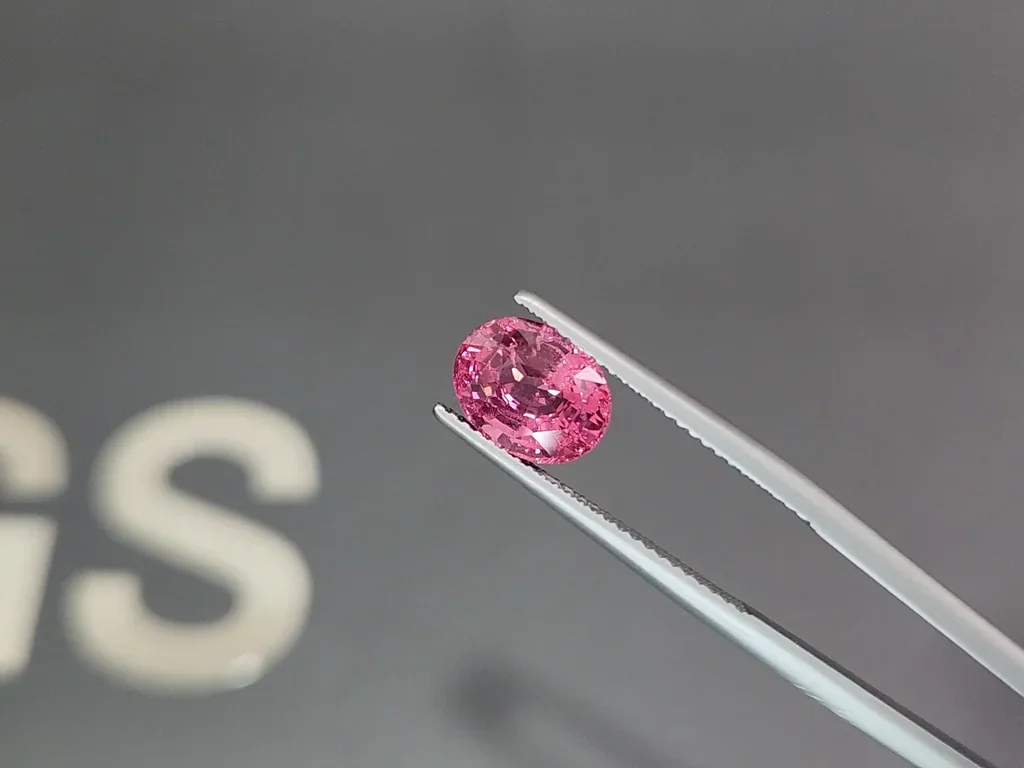 Pink spinel Mahenge oval cut 3.04 carats, Tanzania  Image №3
