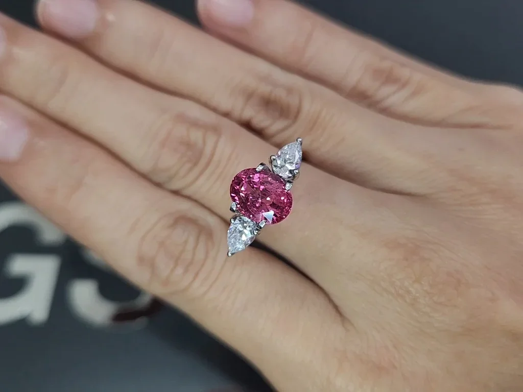 Pink spinel Mahenge oval cut 3.04 carats, Tanzania  Image №5