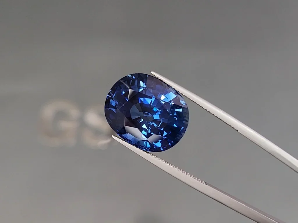 Zafiro azul intenso de talla cojín sin calentar de 18,62 quilates,  Africa Image №3