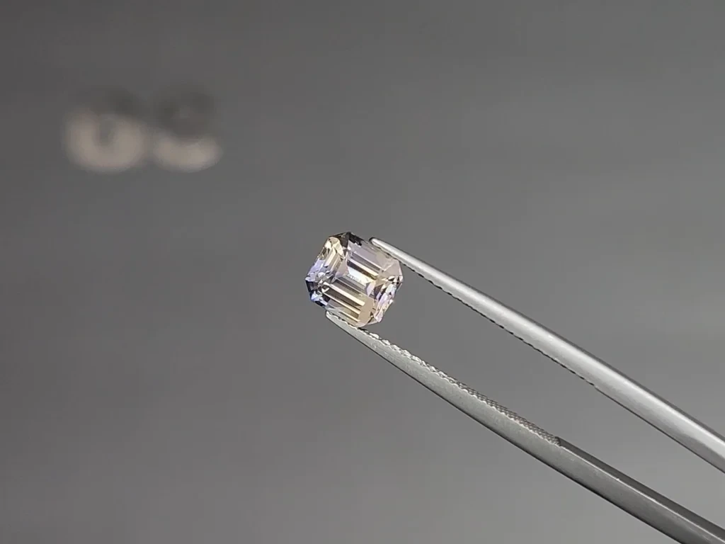 Unheated sapphire Bi-color octagon cut 2.01 carats, Madagascar Image №3