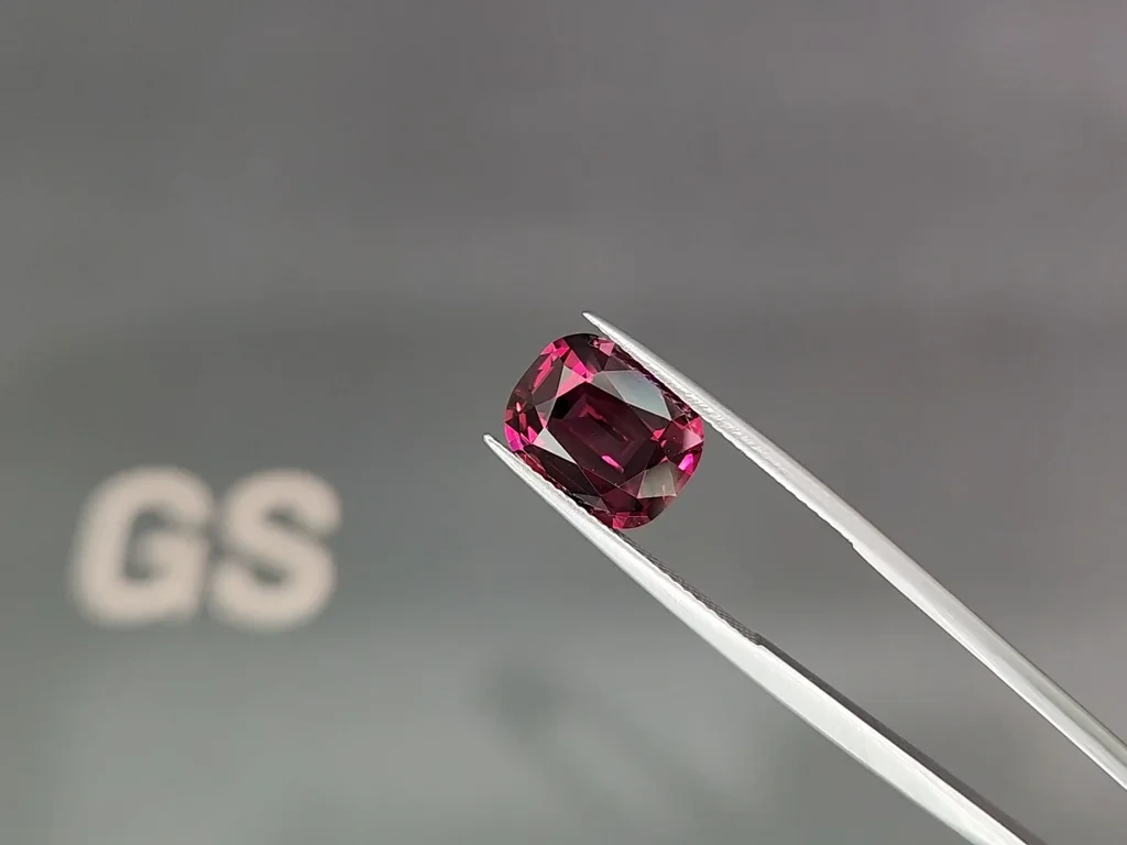 Violetter granat rhodolite kissenförmiger 5,69 karat, Tansania Image №3