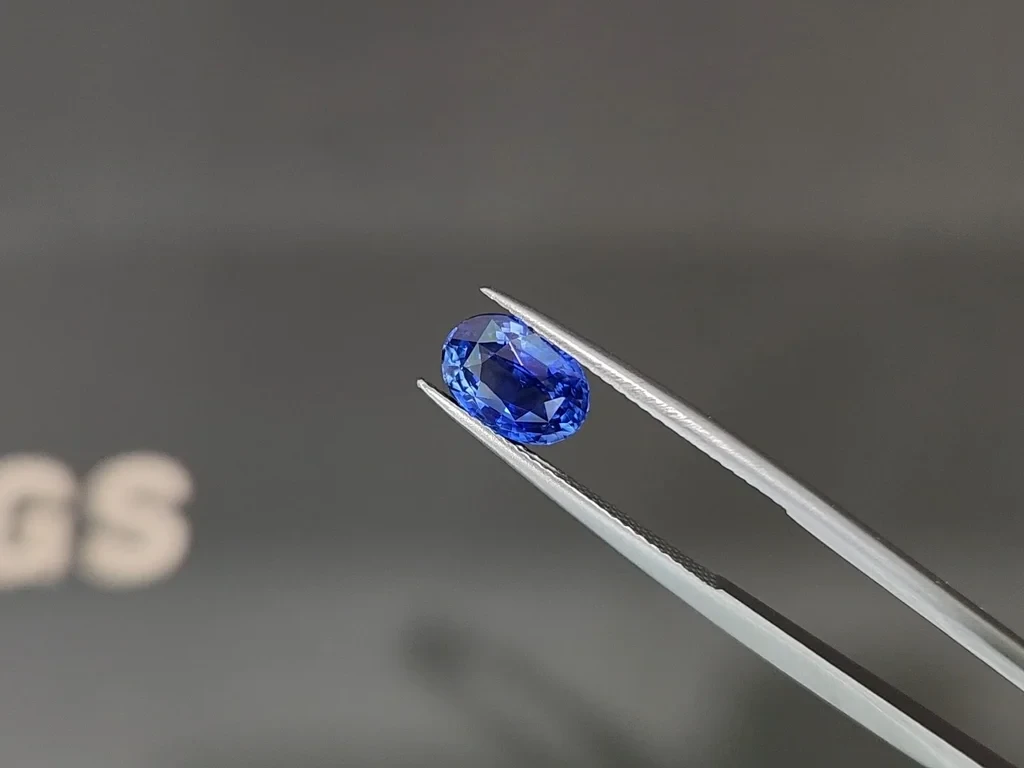 Saphir bleu ovale de 2,50 carats, Sri Lanka Image №3