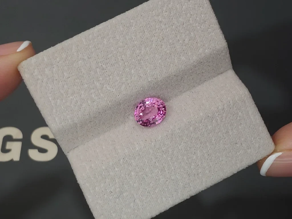 Unheated Padparadscha sapphire in oval cut 1.55 carats, Madagascar Image №4