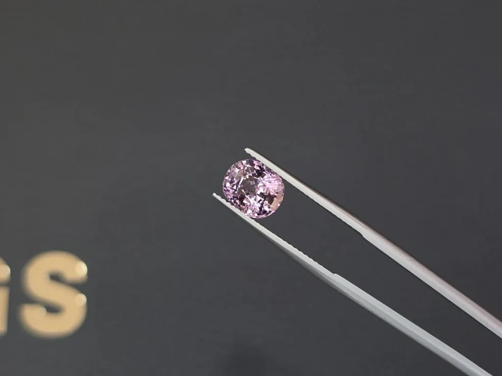 Pink spinel with Vibrant proportions oval cut 3.08 carats, Vietnam Image №3