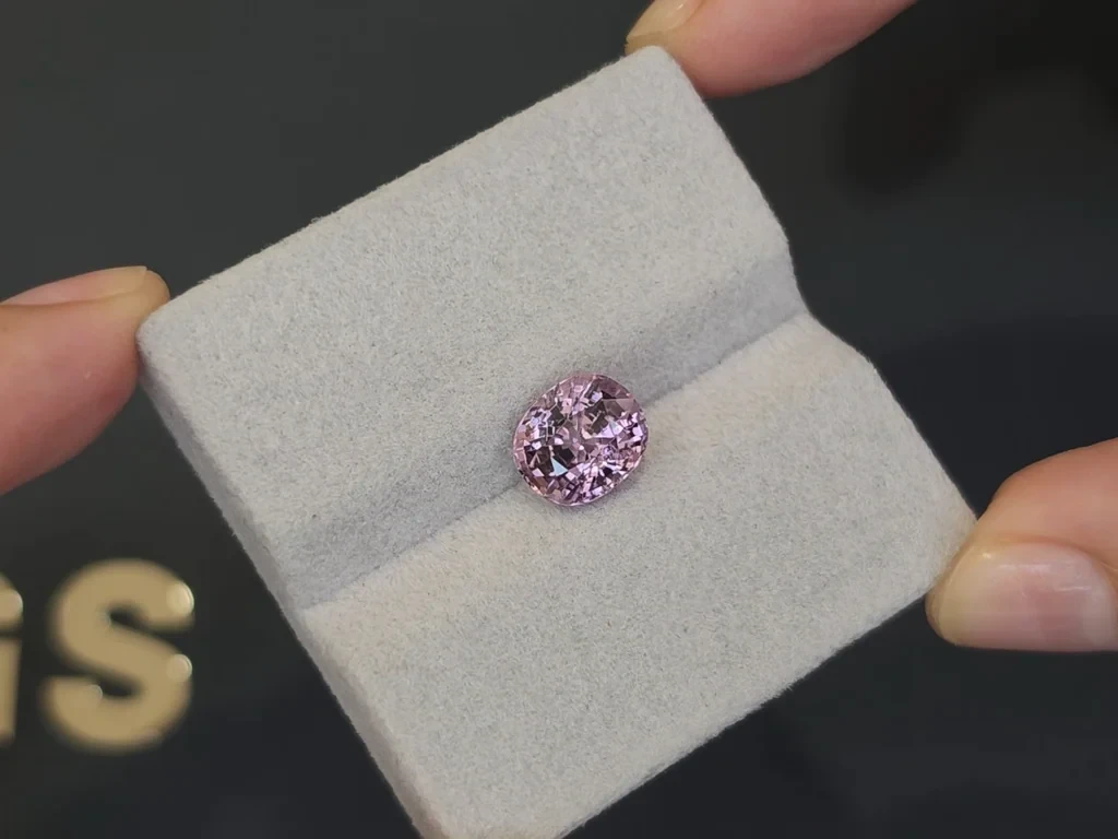 Pink spinel with Vibrant proportions oval cut 3.08 carats, Vietnam Image №4