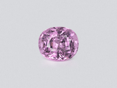 Rosa spinell im ovalschliff 3,08 karat, Vietnam photo