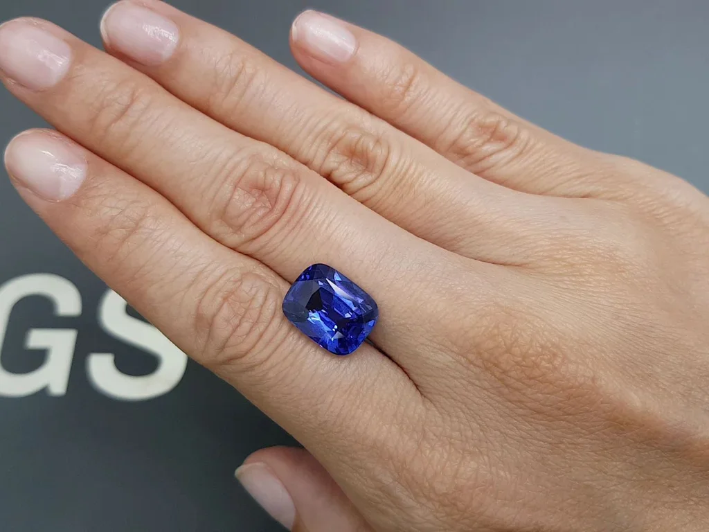 Unheated Royal Blue sapphire in cushion cut 8.02 carats, Sri Lanka Image №2
