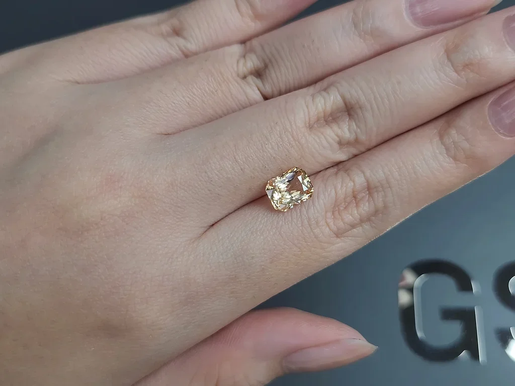 Zafiro de talla radiante amarillo pastel de 2,04 carats, Sri Lanka Image №2