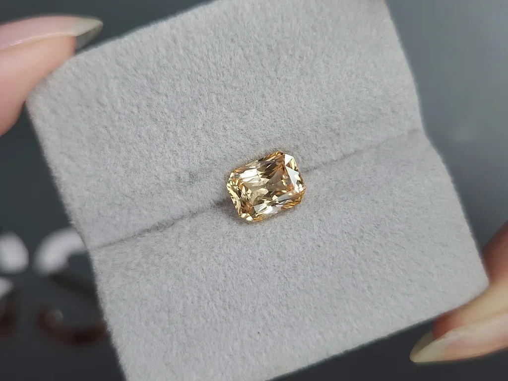 Zafiro de talla radiante amarillo pastel de 2,04 carats, Sri Lanka Image №4
