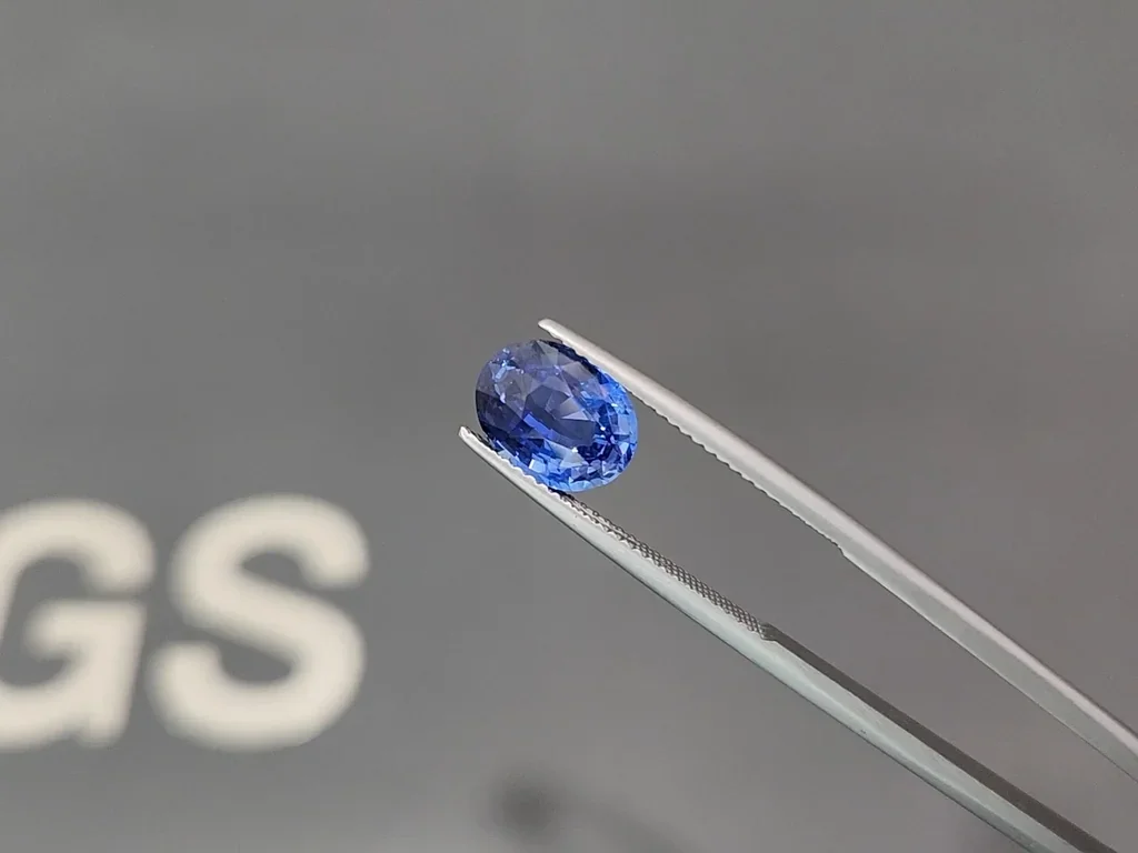 Zafiro azul sin calentar de talla ovalada de 3,09 ct de Sri Lanka Image №3