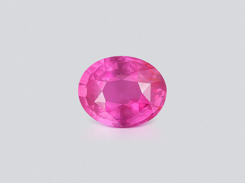 Saphir rose vif non chauffé aspect soyeux et rutile, taille ovale, 2,06 carats, Sri Lanka  Image №1