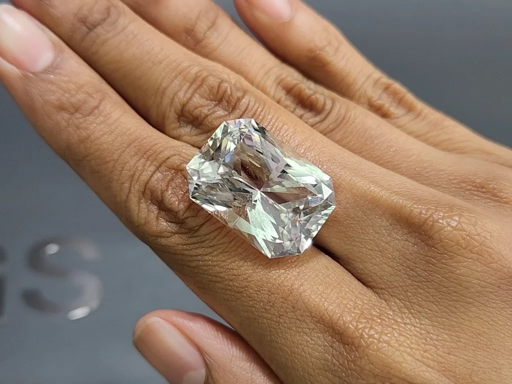 Large kunzite radiant cut 36.32 carats, Pakistan Image №5
