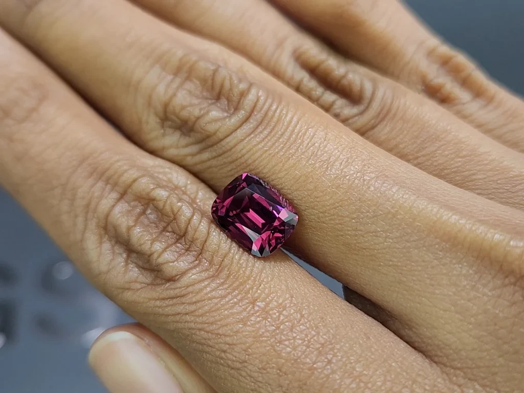 Grenat rhodolite, taille coussin 4,10 carats, Madagascar Image №2