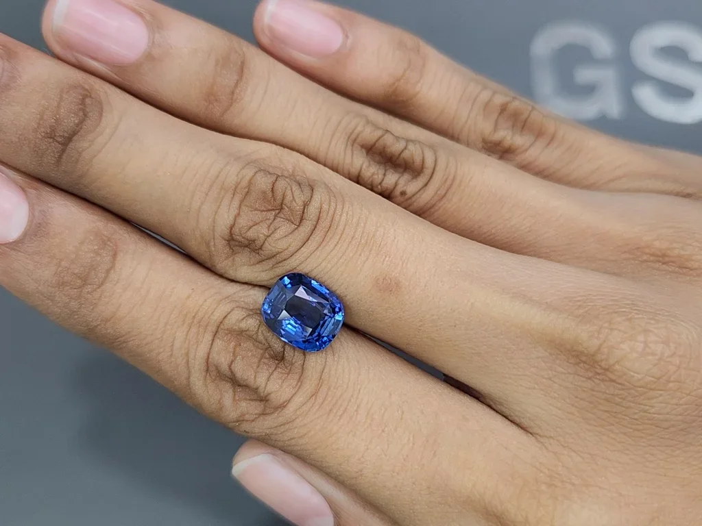  Cushion cut blue sapphire 4.06 carats, Sri Lanka Image №2