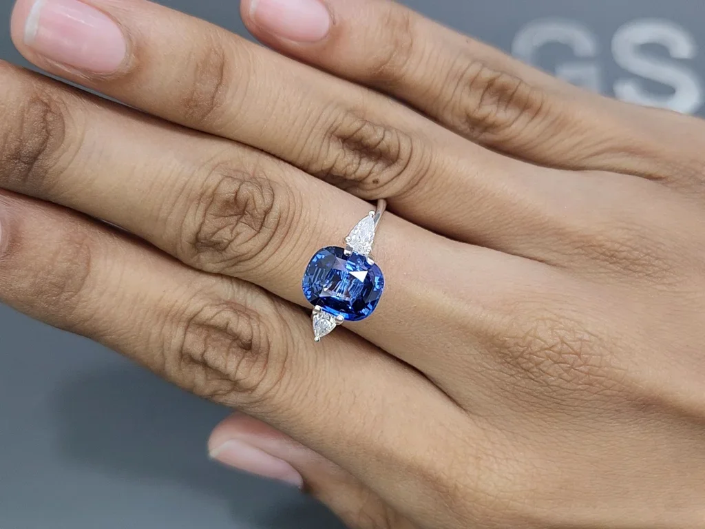  Cushion cut blue sapphire 4.06 carats, Sri Lanka Image №5