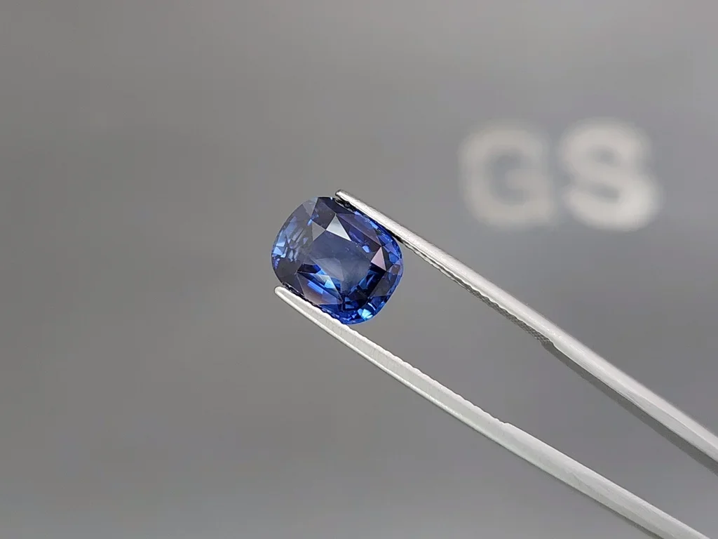  Cushion cut blue sapphire 4.06 carats, Sri Lanka Image №3