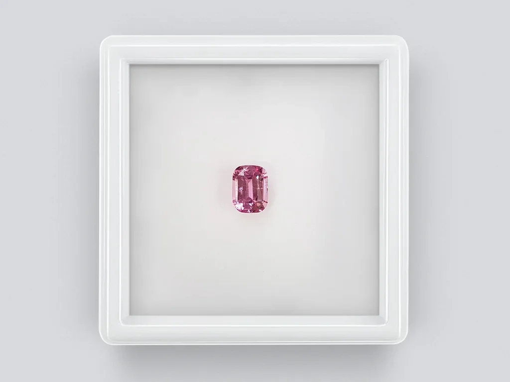 Pamir spinel cushion cut 1.00 carats Image №1