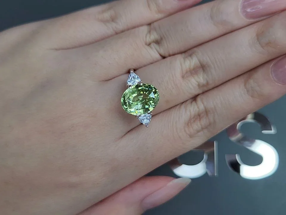 Granate grossular verde talla ovalada 5,71 quilates, Tanzania  Image №5