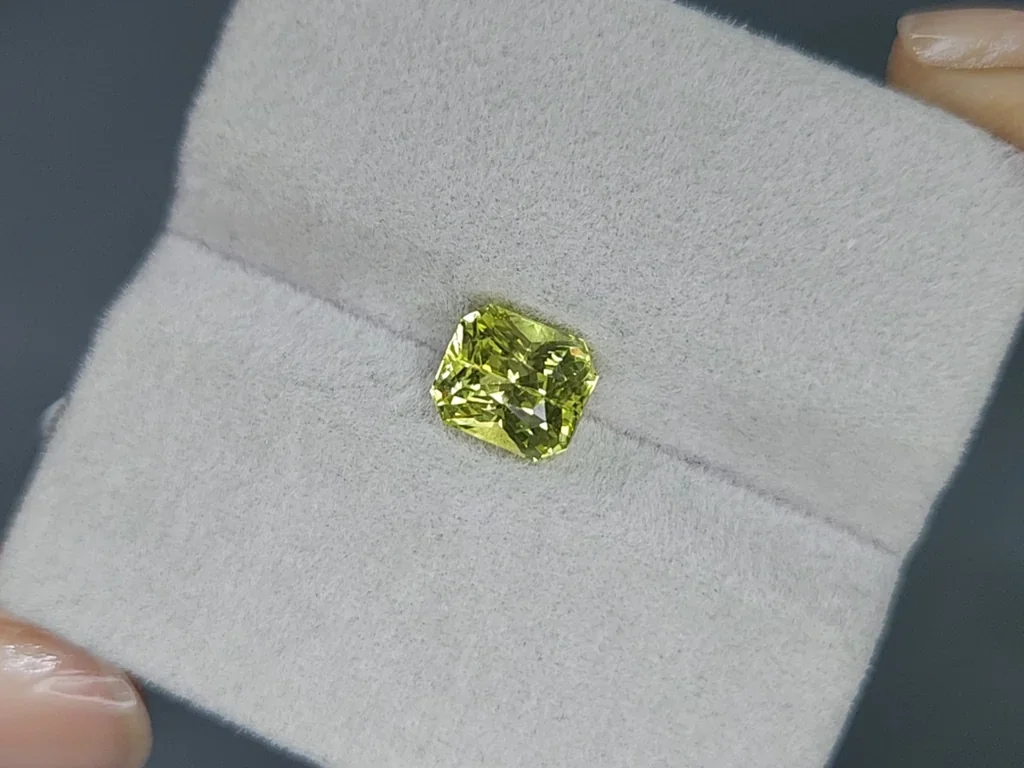 Crisoberilo amarillo-verde de talla radiante de 2,19 carats, Sri Lanka Image №4
