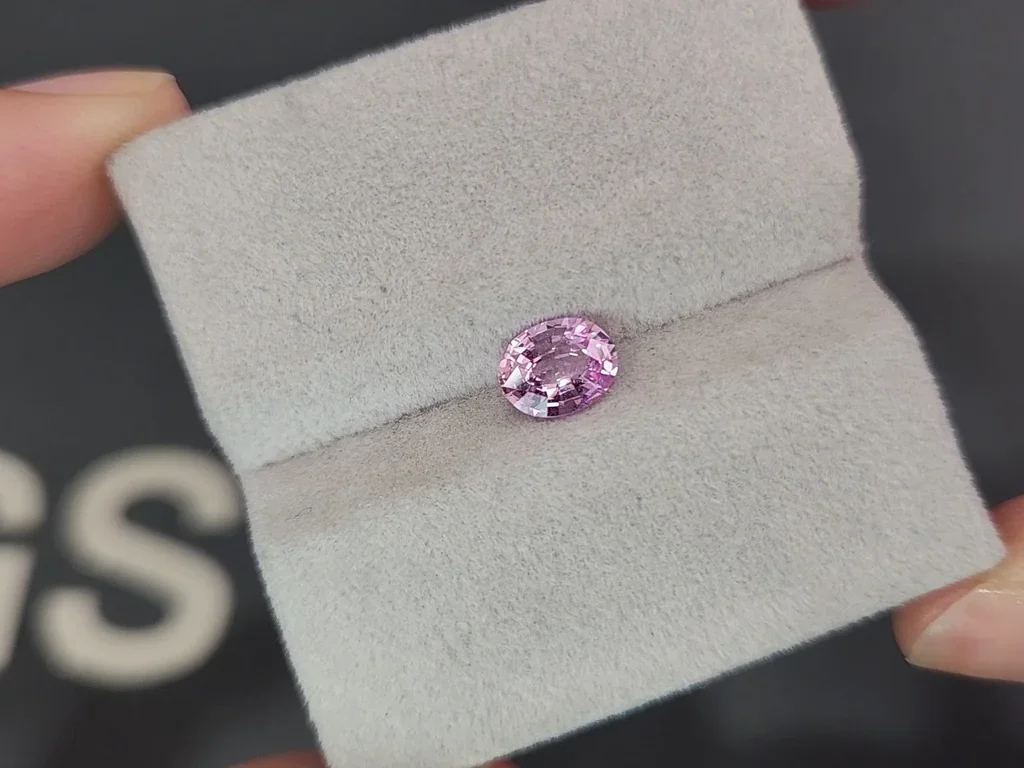Saphir rose bébé taille ovale 1,15 carats, Madagascar  Image №4