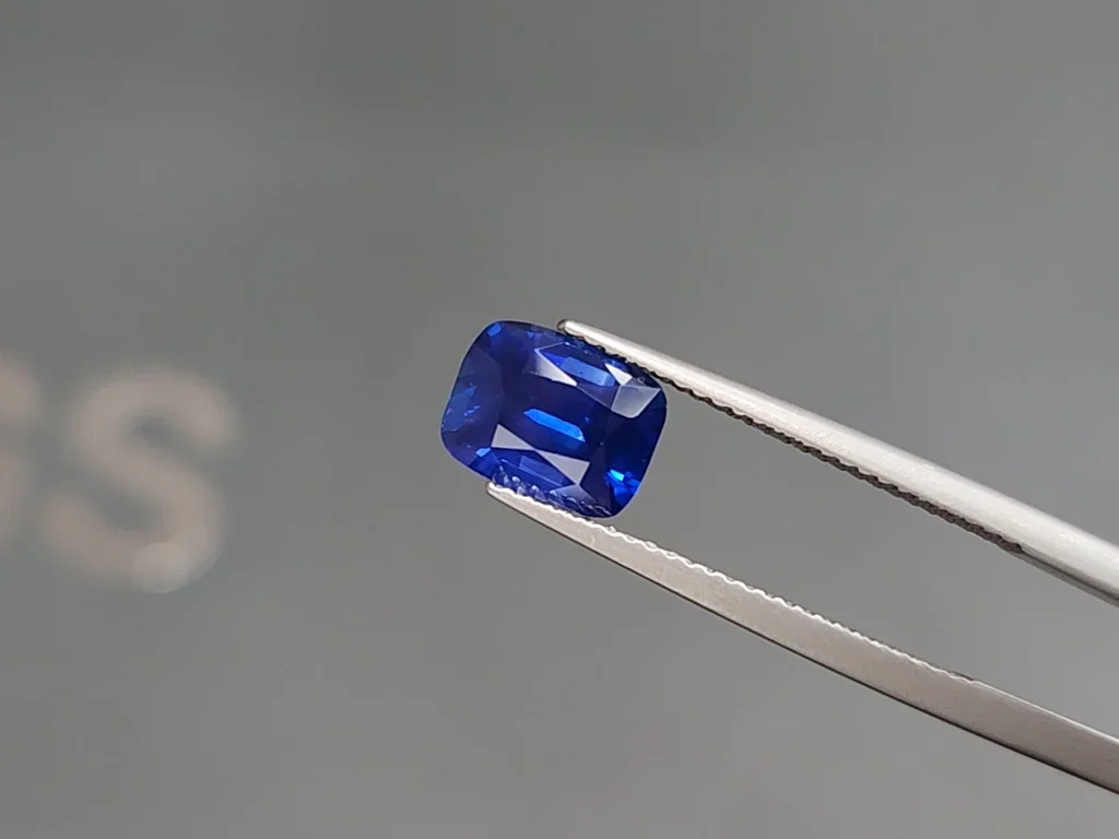 Zafiro azul real de talla cojín de 2,22 quilates, Sri Lanka  Image №3