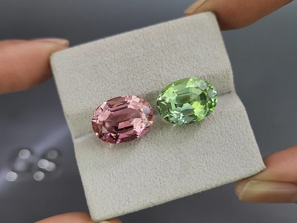 Deux tourmalines ovales contrastées 17,00 carats, Colombie Image №4