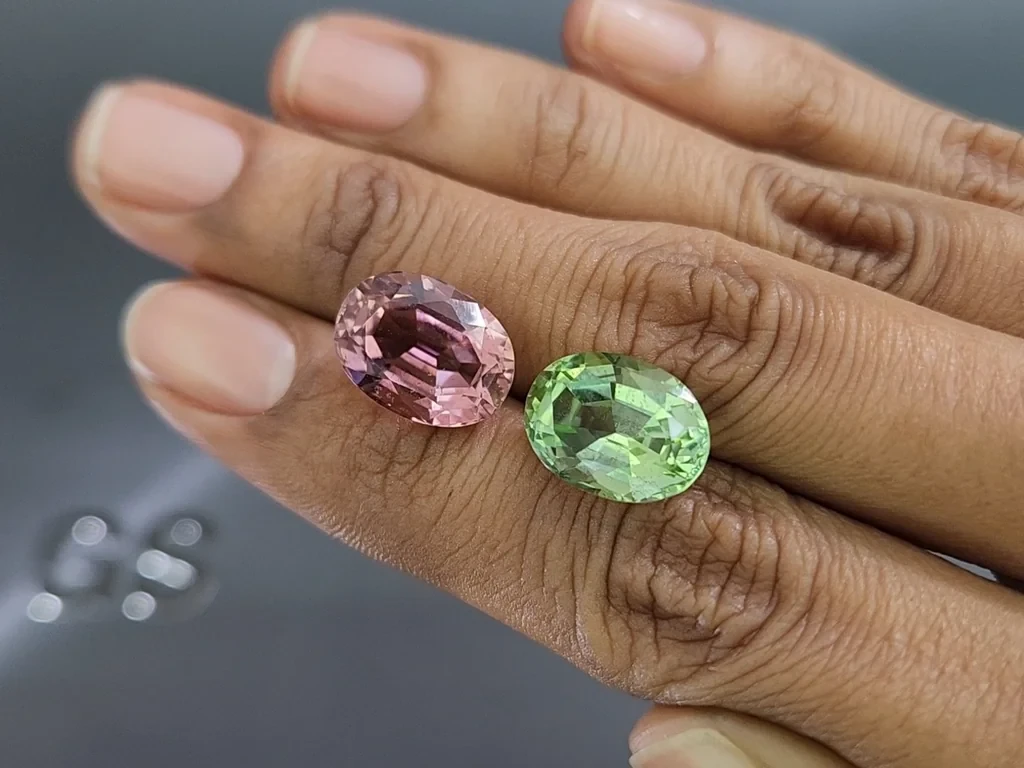 Deux tourmalines ovales contrastées 17,00 carats, Colombie Image №2