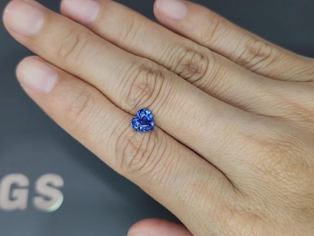 Saphir bleu non chauffé en forme de cœur 1,52 carat, Sri Lanka Image №2