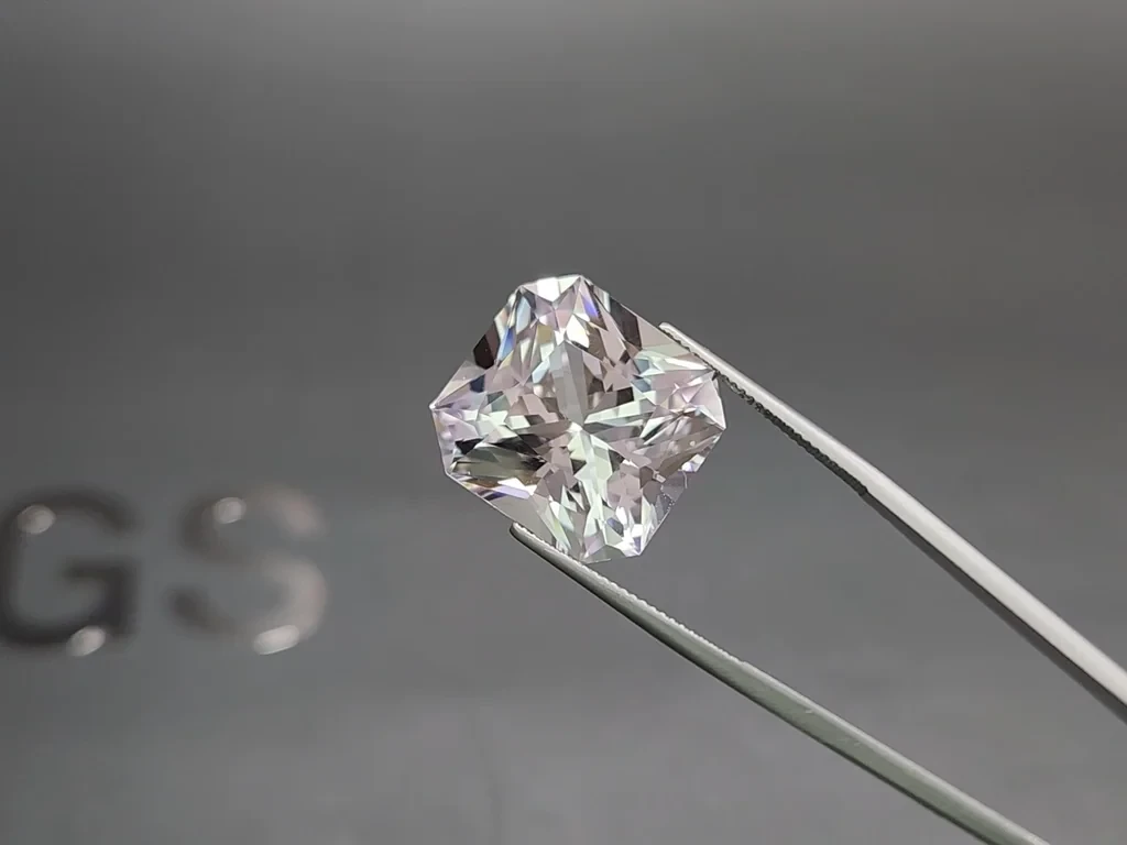 Large kunzite radiant cut 31.27 carats, Pakistan Image №3