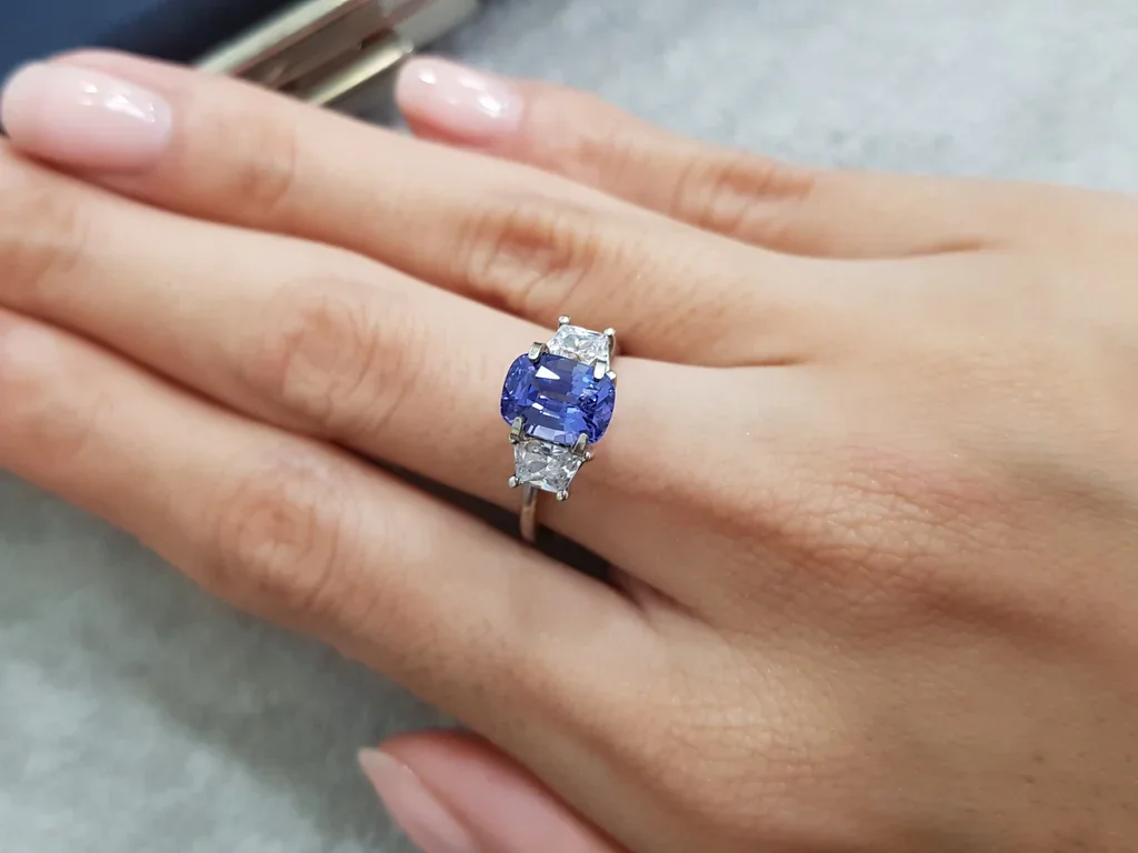 Cushion cut unheated blue sapphire 2.24 ct, Sri Lanka Image №2