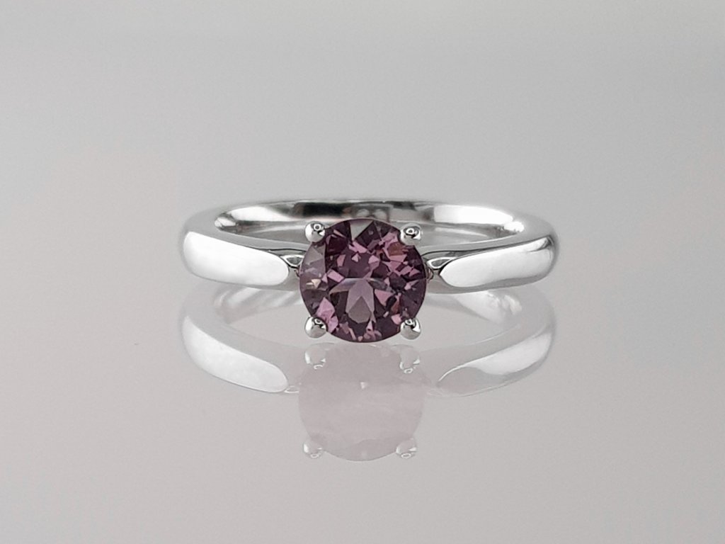 Ring with gray-violet spinel 0.87 carat in 18-carat white gold Image №1