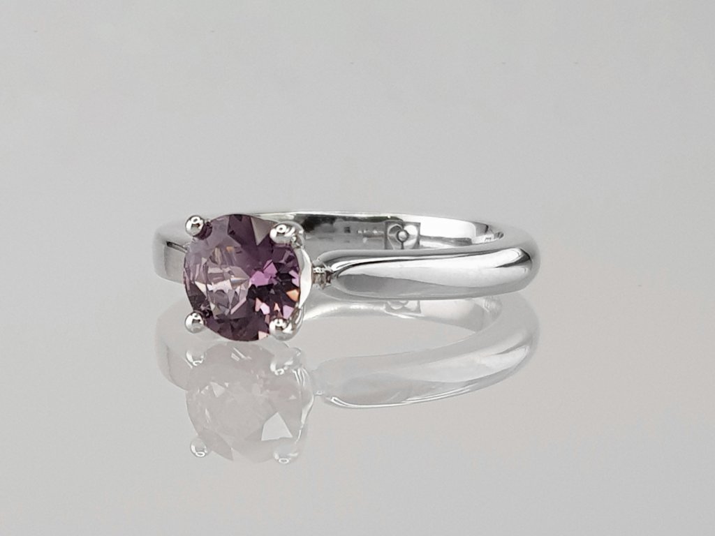 Ring with gray-violet spinel 0.87 carat in 18-carat white gold Image №2