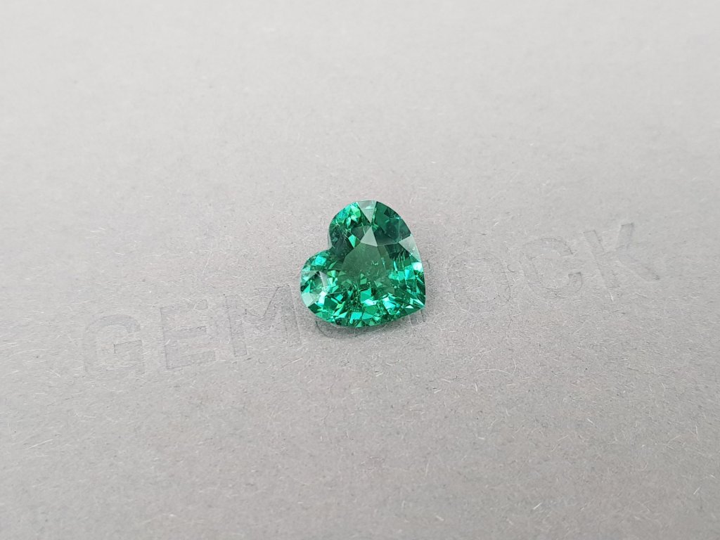 Green intense tourmaline in heart shape 4.29 carats Image №2