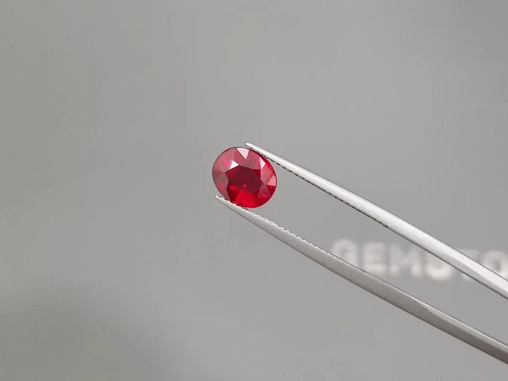 Unheated Pigeon's Blood ruby 2.09 carats in oval cut, Mozambique Image №3