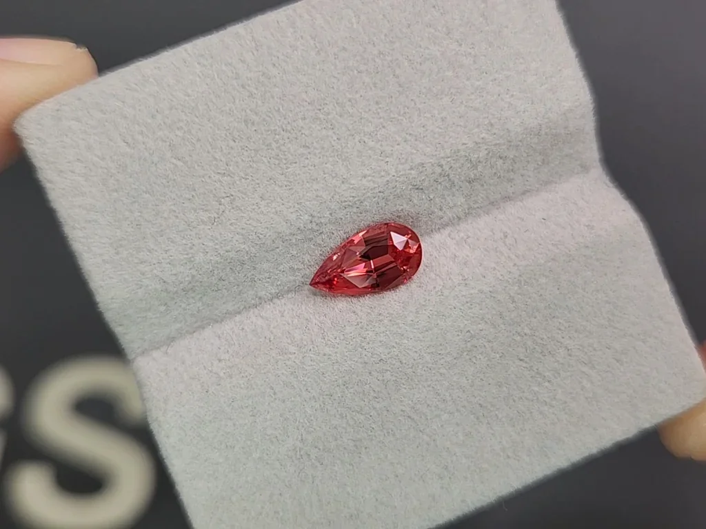 Spinel  Mahenge Vibrant pink red pear cut 1.18 carats,Tanzania Image №4